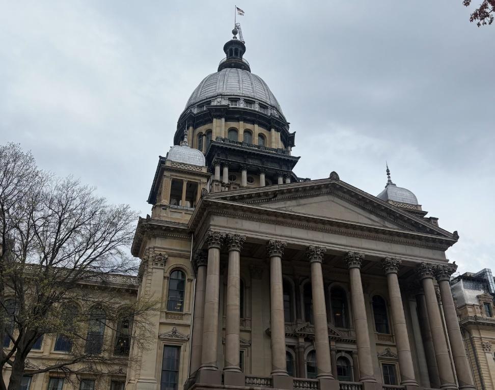 A building with columns and a dome AI-generated content may be incorrect.